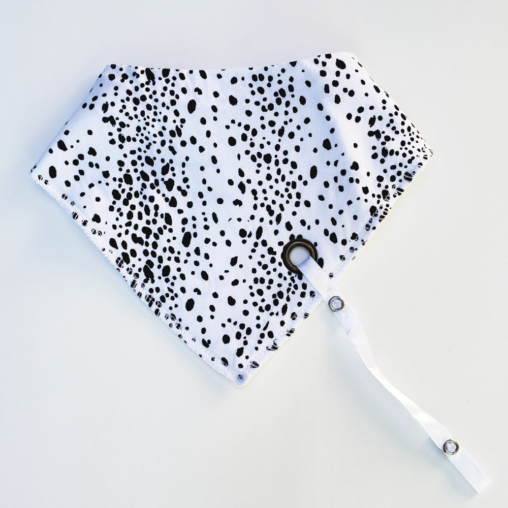 Black and White Drool Bib - Baby Bear Outfitters