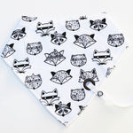 Black and White Drool Bib - Baby Bear Outfitters